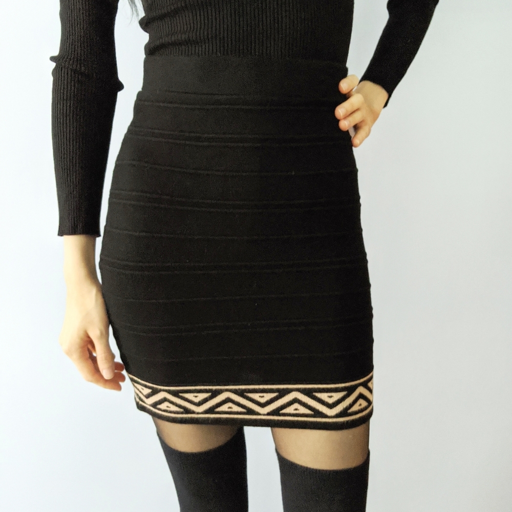 3/$20💕High waisted bandage sweater mini skirt